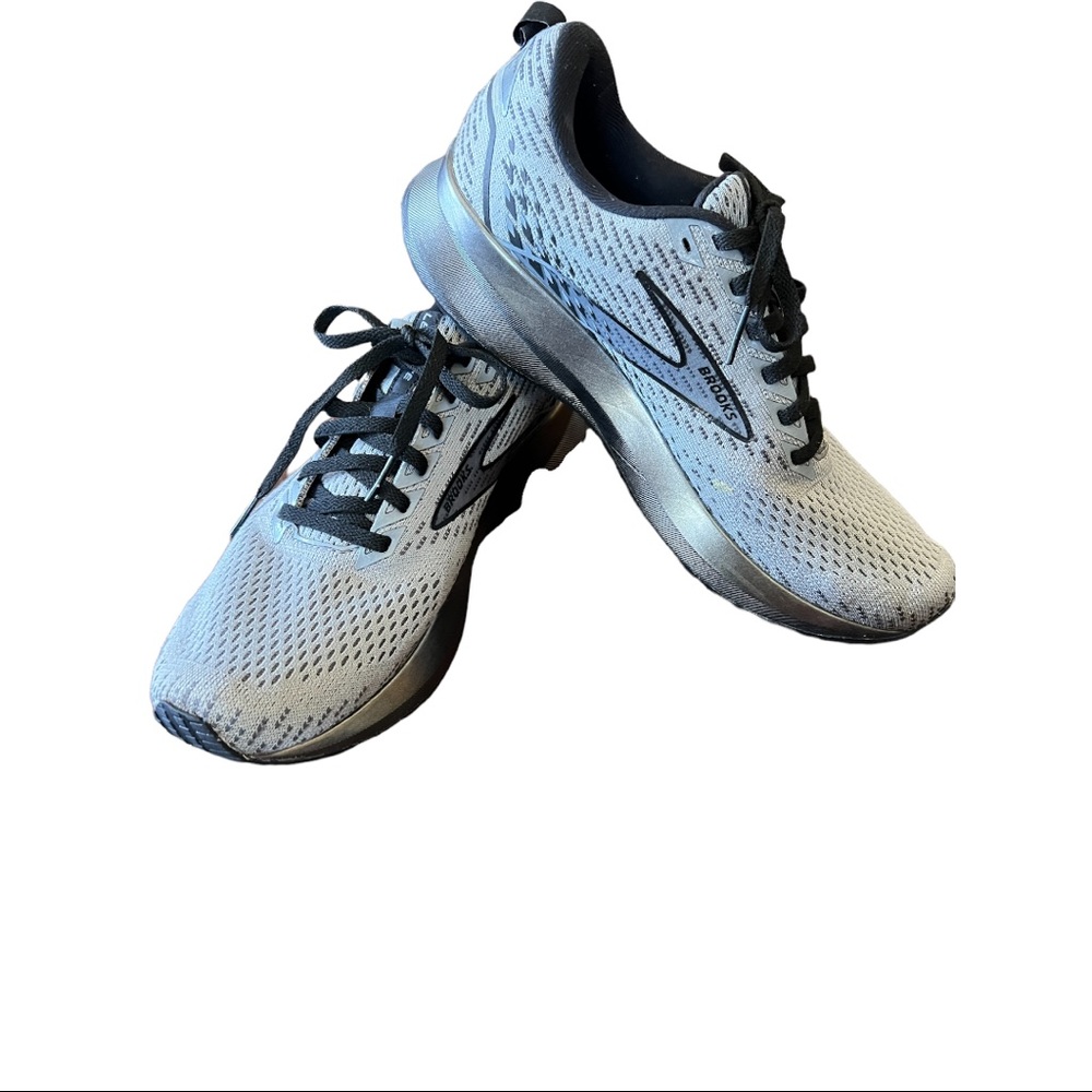 Brooks Levitate 5 Mens Running Shoe 
Size 8.5M